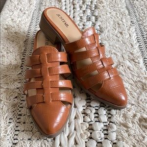 Cute Justfab tan mules